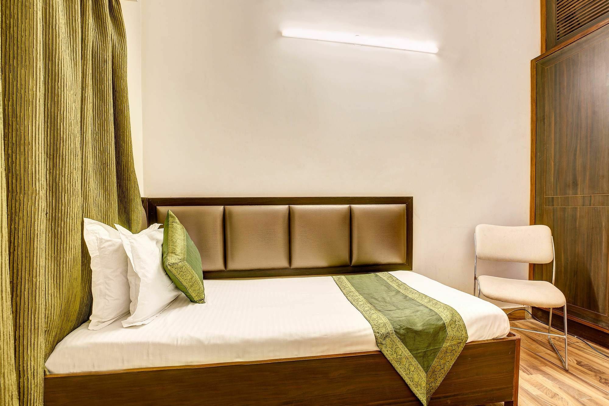 Treebo C T International Hotel Delhi Kültér fotó